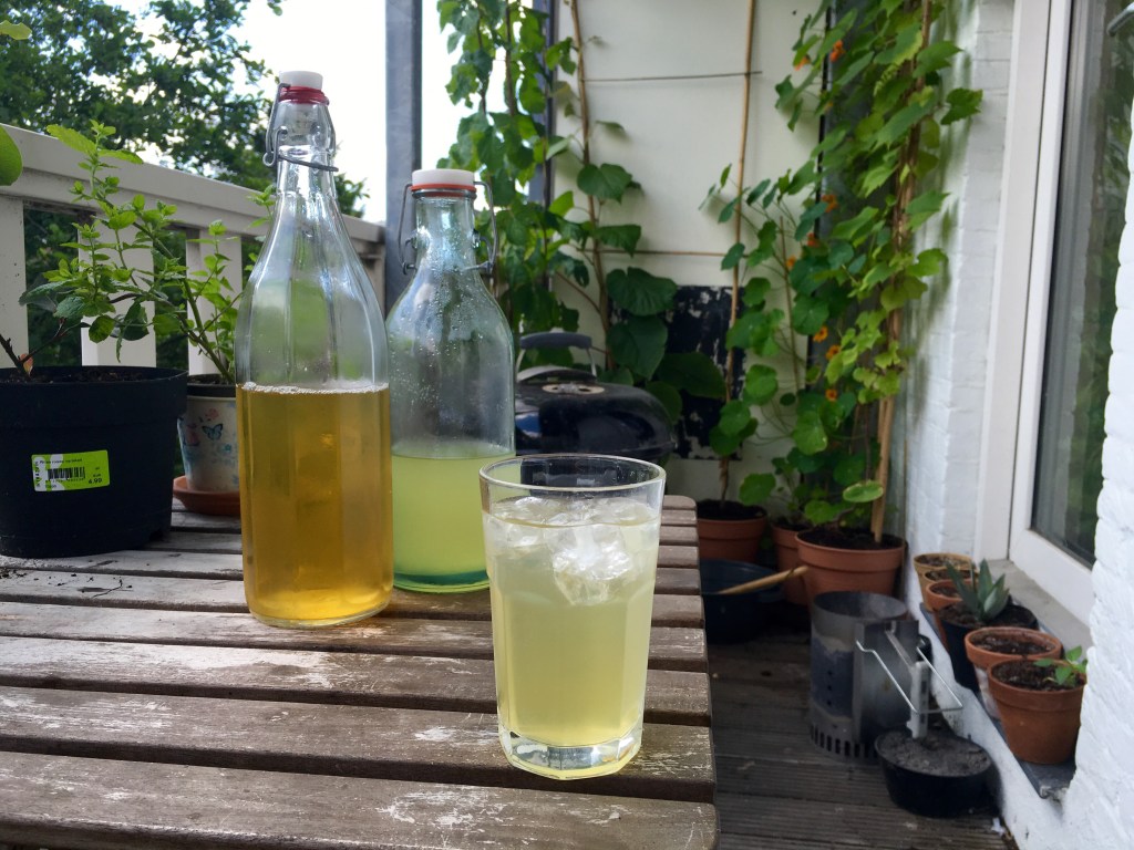 Zelf maken: superfrisse limonade mét&nbsp;ijsthee